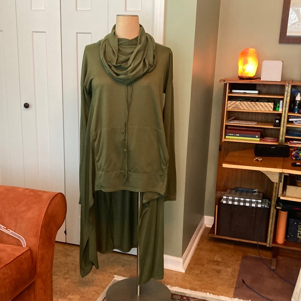 Tunic funnel neck